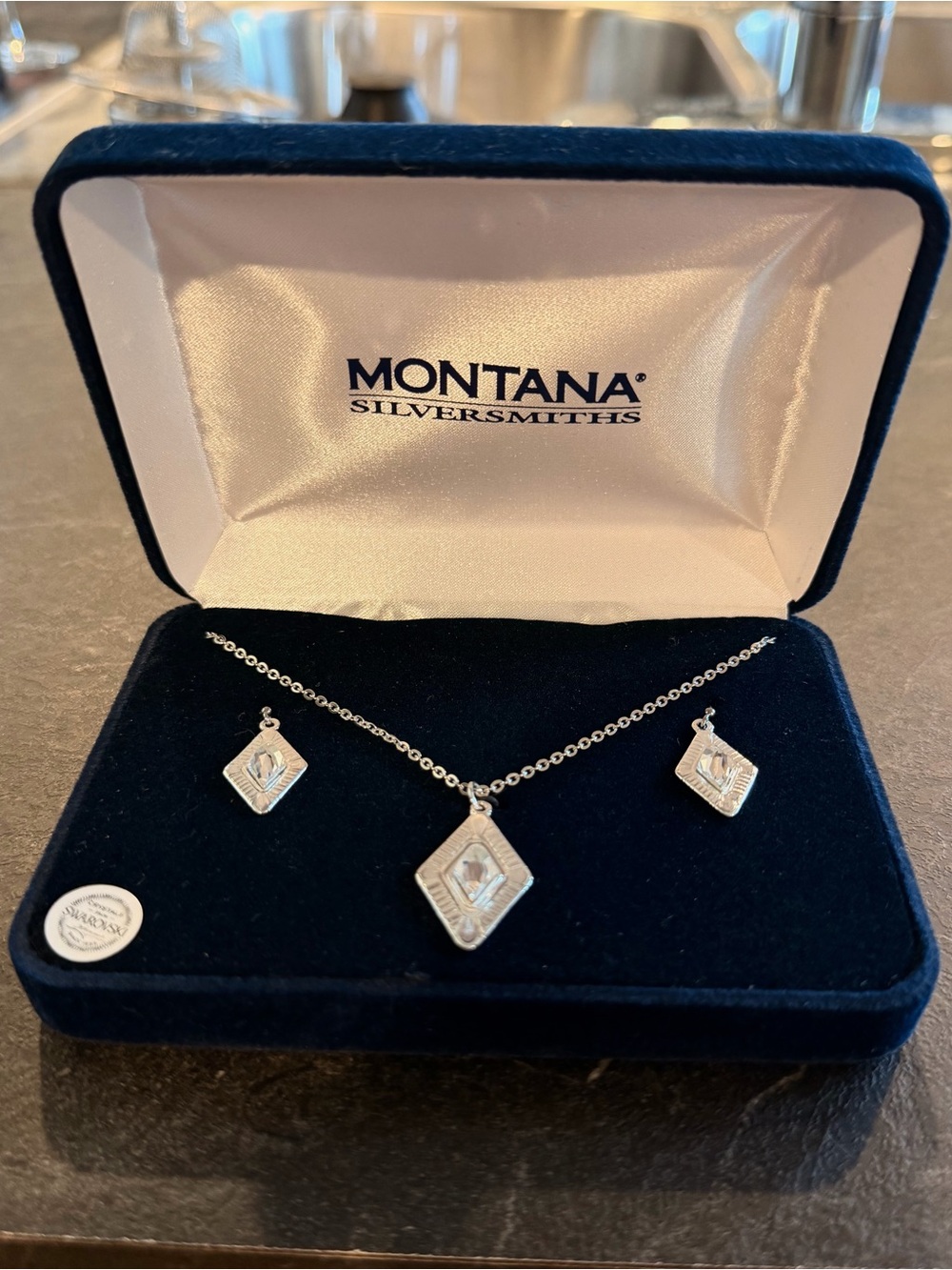 Montana Silversmiths Swarovski Crystal Pendant Necklace & Earrings Set
